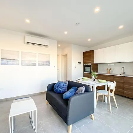 Apartment Seaside Serenity 2 On Skala's Seafront - By Solea Homes Marsaskala