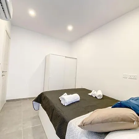 Seaside Serenity 2 On Skala's Seafront - By Solea Homes مارساسكالا